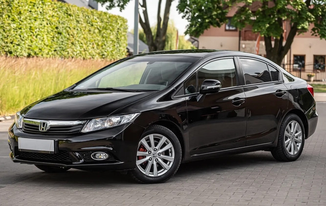 Honda Civic cena 39700 przebieg: 110000, rok produkcji 2012 z Sędziszów Małopolski małe 326